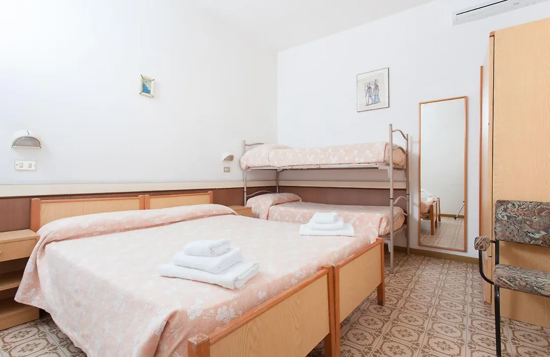 Villa Paris Rooms-1
